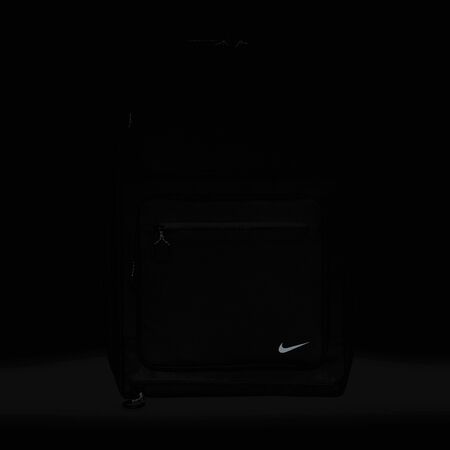 Mochila de entrenamiento Nike Storm-FIT ADV Utility Speed (27L)