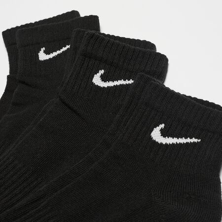 Compra NIKE Everyday Training Ankle Socks (3 Pairs) black/white to Essentials en SNIPES
