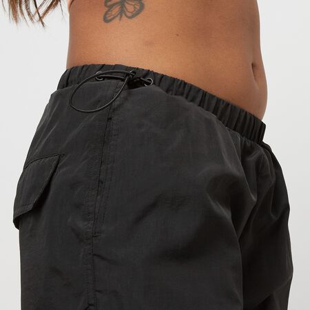 Compra Urban Classics Ladies Wide Crinkle Nylon Cargo Pants Black  Pantalones cargo en SNIPES