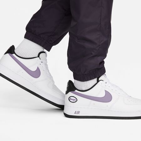 Compra NIKE Sportswear Club Lined Woven Track Suit cave purple/white Last sizes SNIPES