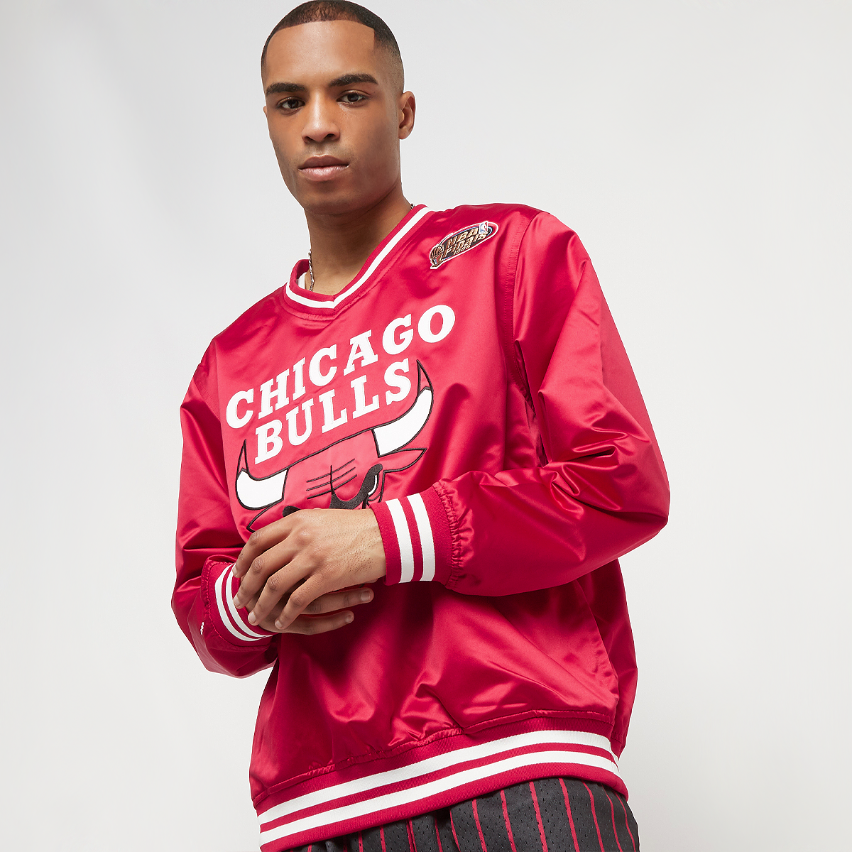 NBA Chicago Bulls Sideline Pullover Satin Jacket product